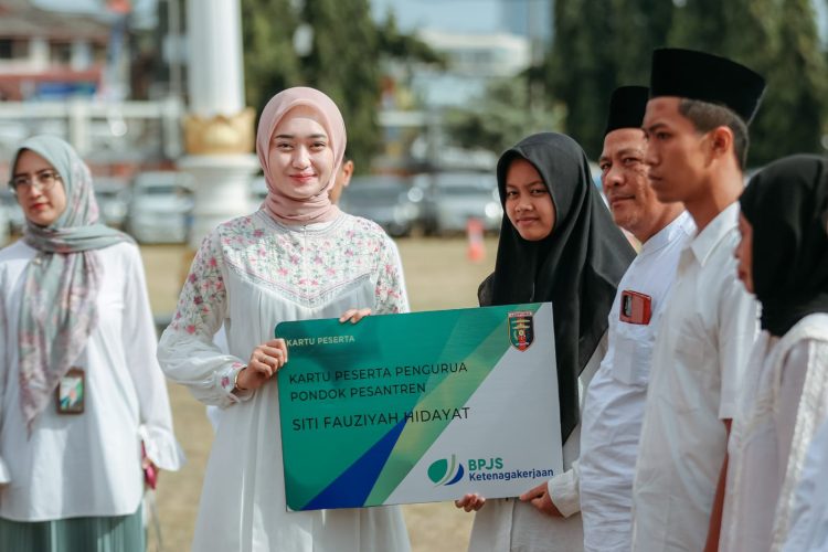 Santri Lampung Diminta Menjadi Garda Terdepan dalam Menjaga Nilai Kebangsaan dan Memajukan Peradaban di Hari Santri Nasional 2025