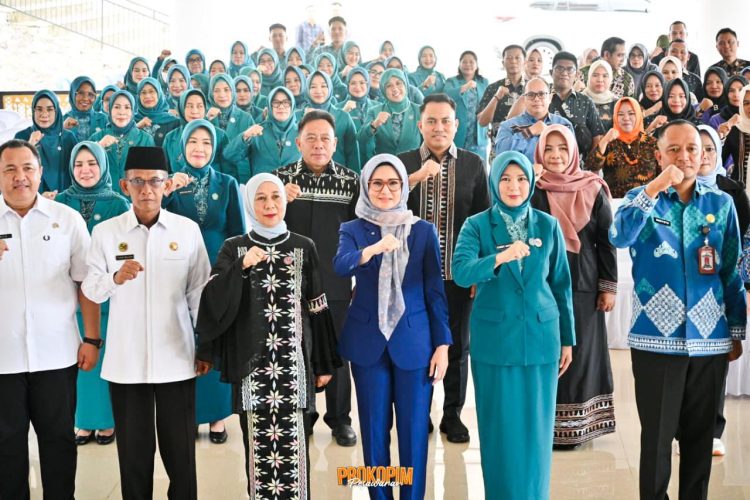 Bupati Pesawaran Kukuhkan Ratusan Pengurus Organisasi Wanita: Dorong Literasi, UMKM, dan Penurunan Stunting
