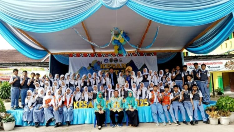 SMAN 1 Padang Cermin Rayakan Hari Pahlawan dengan Sentuhan Seni dan Kreativitas, Bikin Merinding!