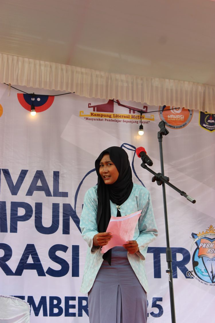 Festival Kampung Literasi Metro 2025, Ajang Unjuk Bakat Pembaca Puisi Muda yang Menarik Perhatian Publik