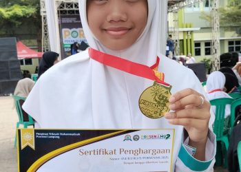 Dzafirah Adeliaputri Harumkan Nama SMP MuAD Metro, Raih Juara 1 Lomba Baca Puisi PorseniMu Lampung 2025