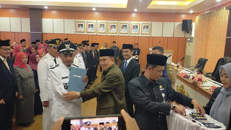 Bupati Tanggamus Lantik 75 Pejabat Baru, Sejumlah Camat Berganti dan Penataan Birokrasi Ditegaskan