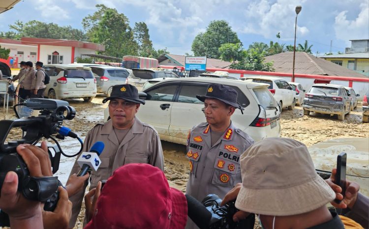 Kapolres Aceh Tamiang Tepis Isu Mayat Dalam Mobil Terbengkalai, Fakta Sebenarnya Terungkap di Lokasi Banjir