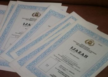 Ijazah Lulusan Kebidanan Tertahan Tiga Tahun, Kampus dan Mahasiswa Berselisih