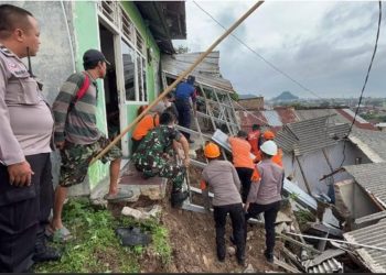 Longsor Bukit Randu Saat Tahun Baru Guncang Warga