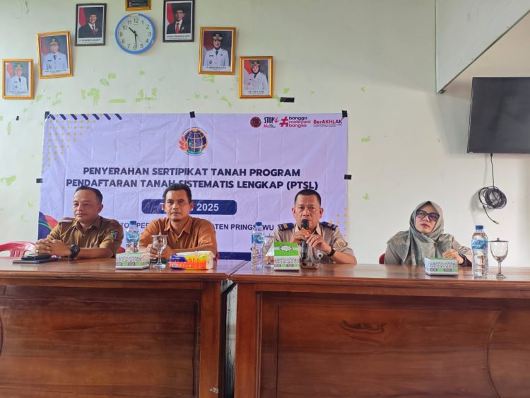 BPN Pringsewu Tuntaskan Pembagian 60 Sertipikat PTSL di Pekon Gadingrejo Timur