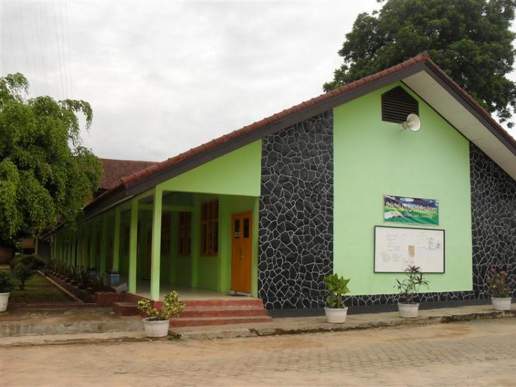 Puisi, Kegagalan, dan Tuhan: Awal Kepenyairan Udo Z Karzi