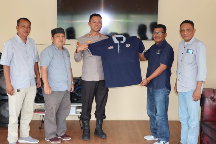 Polres dan PWI Pringsewu Solid, Kapolres Diganjar Penghargaan