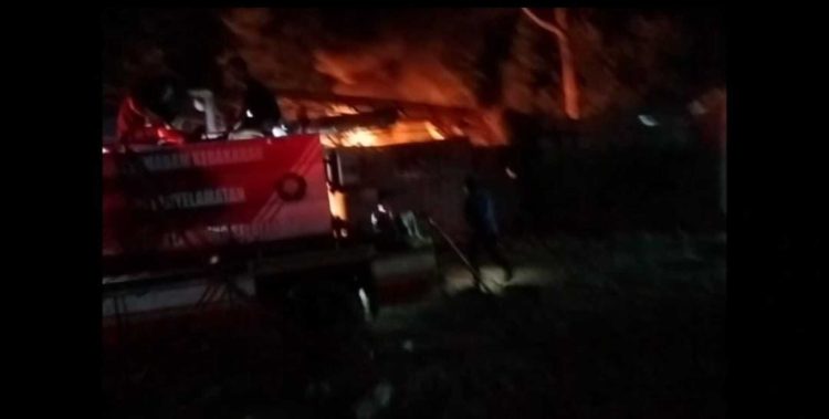 Warga Resah, Gudang Diduga Timbun BBM Ilegal Ludes Terbakar