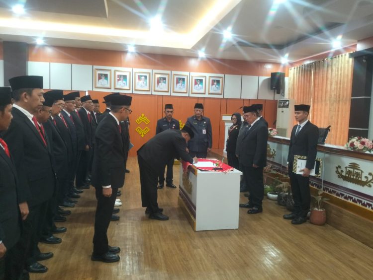 Saleh Asnawi Lantik 47 Pejabat, Instruksikan OPD Jemput Program Pemerintah Pusat