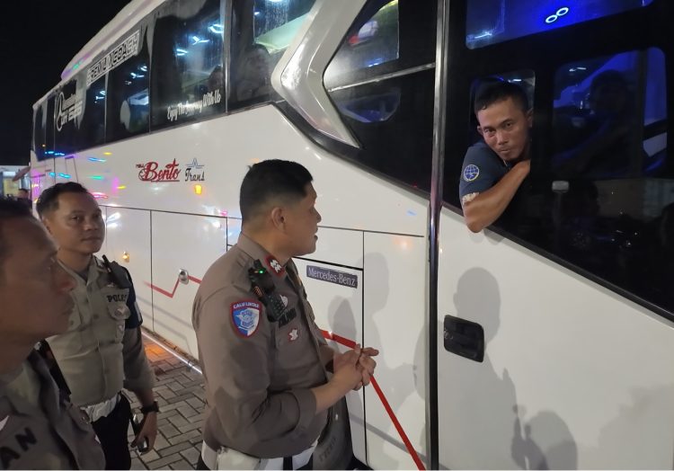 1.991 Buruh Lampung Diberangkatkan ke Jakarta, Polisi Lakukan Pengawalan Berjenjang