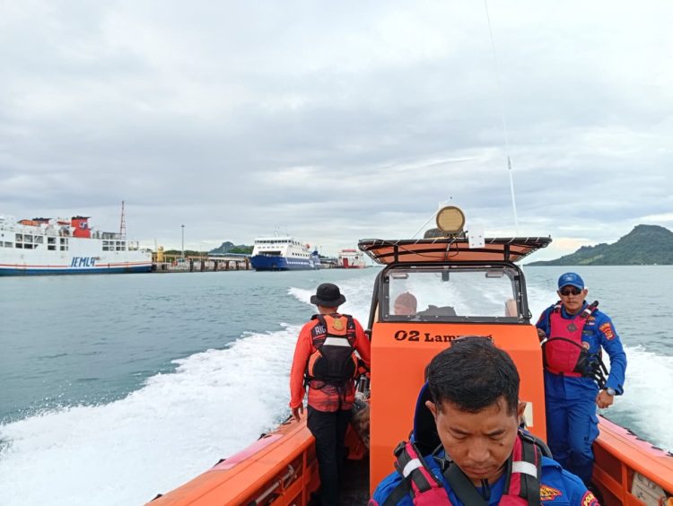Tragedi Laut Lampung Selatan, Nelayan 53 Tahun Diduga Jatuh ke Laut