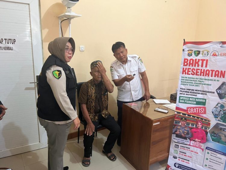 Polri Hadir untuk Masyarakat, 55 Warga Pringsewu Ikuti Program Operasi Katarak Gratis
