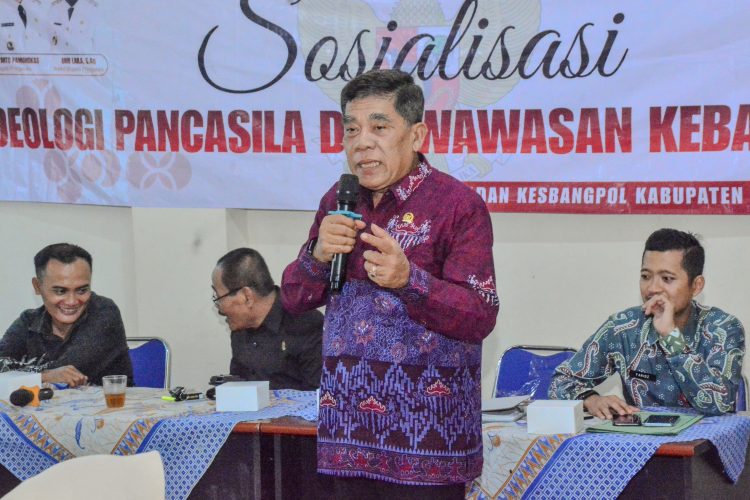 Kesbangpol Pringsewu Edukasi Masyarakat Lewat Sosialisasi Wawasan Kebangsaan