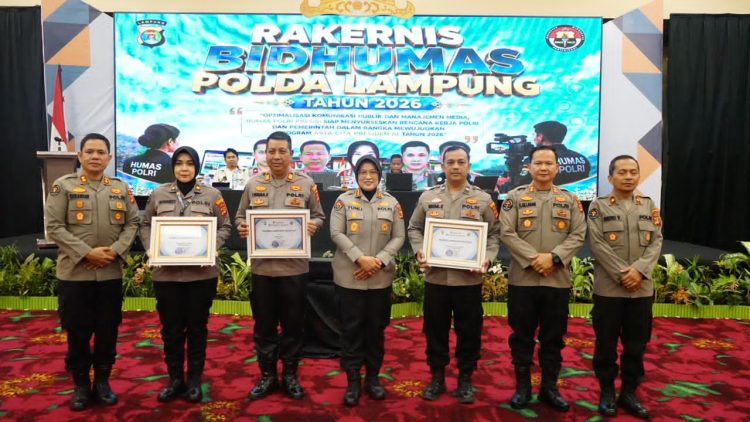 Tingkatkan Profesionalisme Humas Polri, Polda Lampung Berikan Penghargaan Kinerja Terbaik 2026