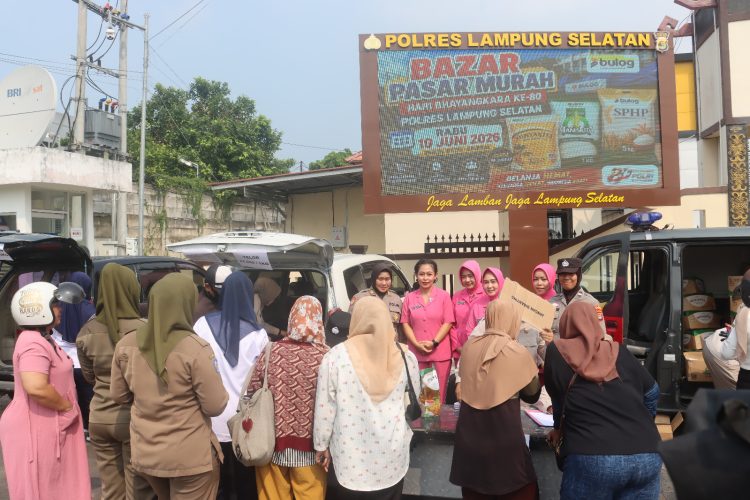 Sembako Murah Ludes, Bazar Polres Lampung Selatan Catat Transaksi Fantastis