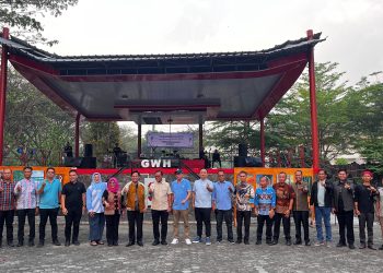 Ratusan Masyarakat Padati GOR Way Handak Saksikan Pentas Seni Budaya