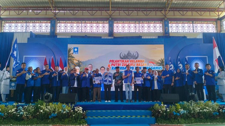 Putri Zulkifli Hasan Apresiasi Kader PAN Tanggamus, Kuswanto dan Iriadi Raih Umrah Gratis