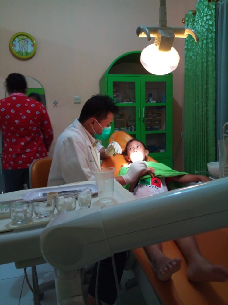 Gigi Berlubang Tak Selalu Berakhir Dicabut, Kenali Pilihan Perawatannya