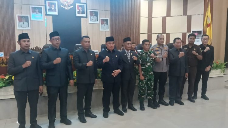 Paripurna DPRD Tanggamus Resmi Sahkan Ranperda APBD 2025, Ketenagakerjaan, dan BPRS Syariah