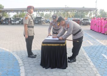 Kapolres Lampung Selatan Pimpin Upacara Kenaikan Pangkat dan Pelantikan Dua Pejabat Baru