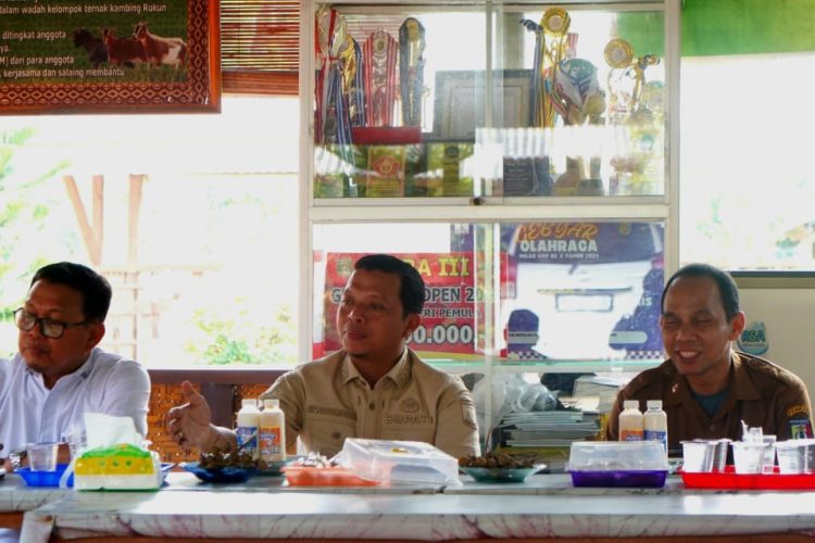Bupati Riyanto Pamungkas Serap Aspirasi Peternak Kambing Perah di Sukoharjo