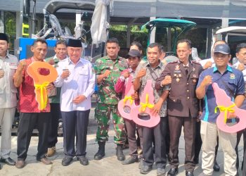 Petani Tanggamus Terima Traktor dan Crawler Gratis, Bupati: Rawat dan Manfaatkan Maksimal
