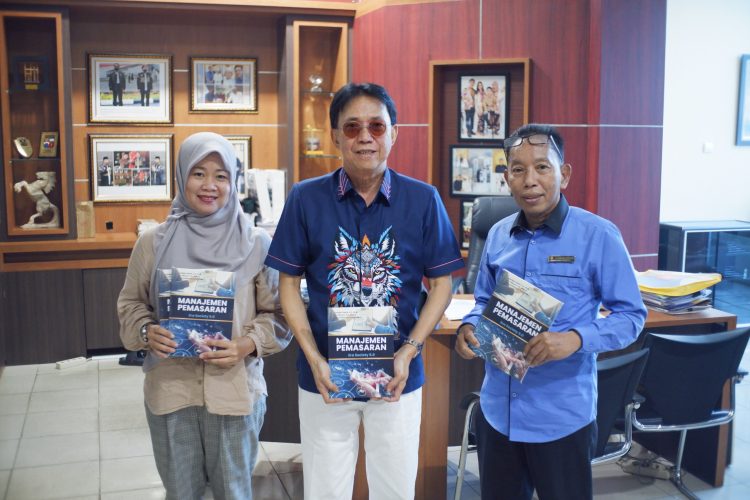 IIB Darmajaya Hadirkan Buku Manajemen Pemasaran Era Society 5.0, Bahas AI hingga Big Data