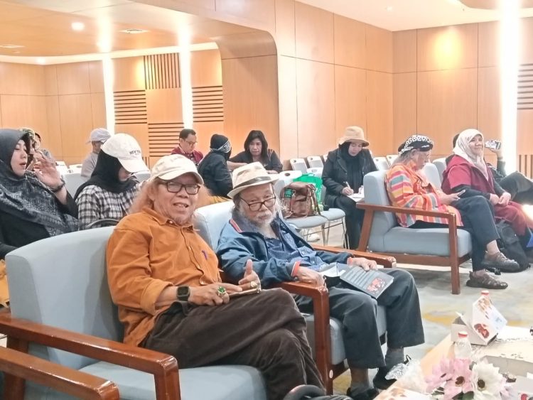 Sutardji Sebut Isbedy Stiawan ZS Penyair Produktif yang Berhasil Menjaga Kualitas Karya