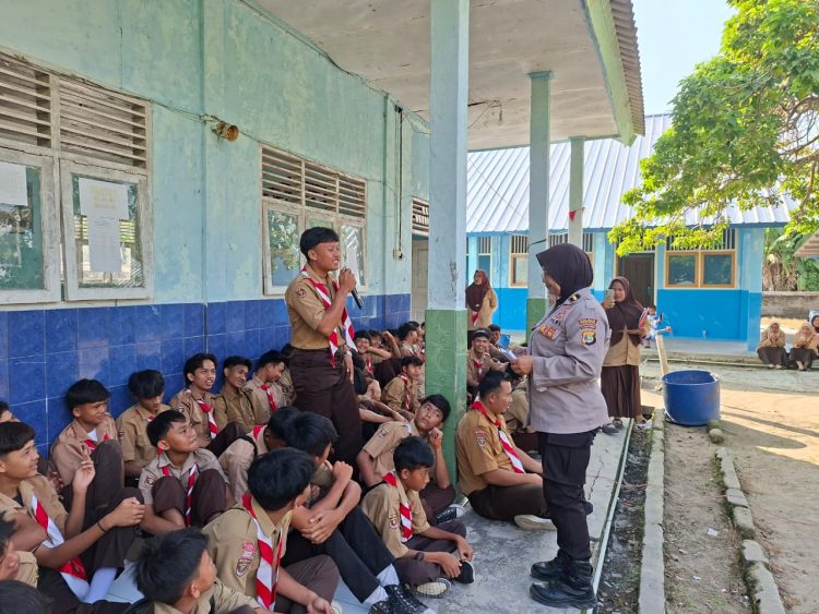 Menembus Laut, Polisi Beri Penyuluhan Bahaya Bullying dan Narkoba di Pulau Sebesi