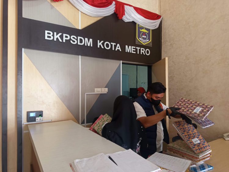 Lengkapi Petunjuk Jaksa, Polda Lampung Geledah Kantor BKPSDM Kota Metro
