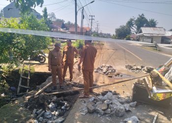 Banjir Rendam Permukiman, Gorong-Gorong Ambrol di Jalinbar Langsung Diperbaiki