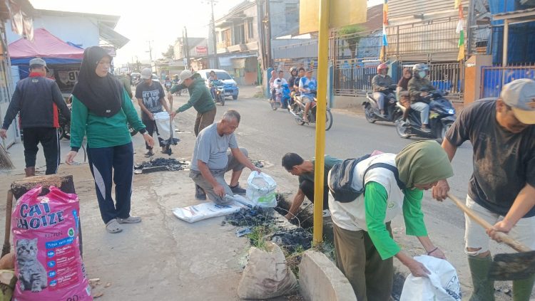 Saluran Air Tertutup Beton, Lurah Sukarame Tegur Warga dan Siapkan Laporan ke Eva Dwiana