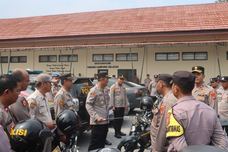 Cek Kendaraan hingga Senjata Api, Kapolres Lampung Selatan Pastikan Sarpras Siap Digunakan