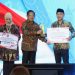 Mendagri Tito Karnavian Serahkan Penghargaan untuk Lampung Selatan di Batam