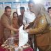 Wabup Umi Laila Salurkan Bantuan Pangan Beras untuk Warga Blitarejo