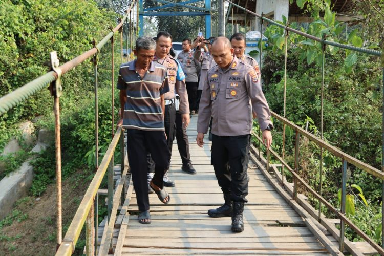 Hemat Jarak 16 Kilometer, Jembatan Gantung Bumi Arum Justru Mulai Rusak dan Bikin Warga Waswas