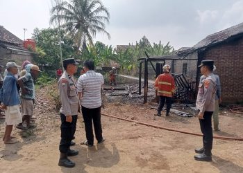 Bakar sampah berujung petaka, rumah warga di Ambarawa Pringsewu terbakar