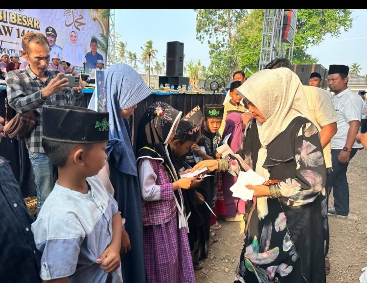 Santuni 2.500 Anak Yatim dan Dhuafa, Erma Yusneli: Semoga Membawa Keberkahan