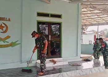 Debu Vulkanik Mengancam, Kodam XXI/Radin Inten Bagikan Masker dan Periksa Kesehatan Warga