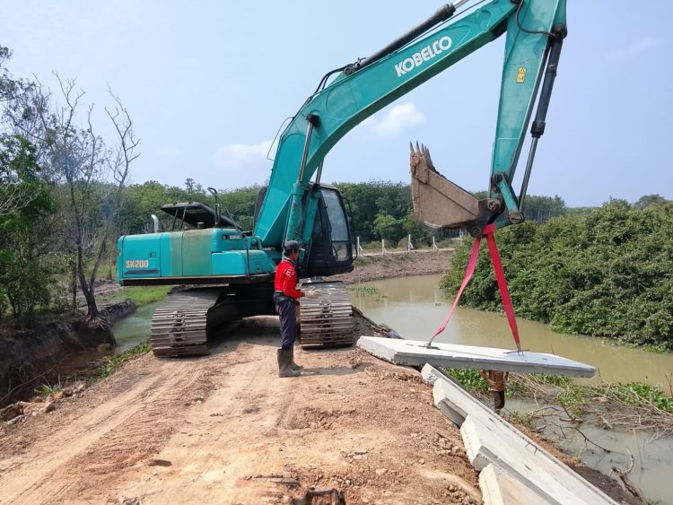 Tanggul Way Kambas Dibangun, Warga Sukorahayu Minta Akses Alat Pertanian Tetap Terbuka