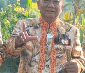 Tokoh Adat Lampung Terima Penghargaan dalam Perhelatan Dirgayusa Abhiseka di Bali