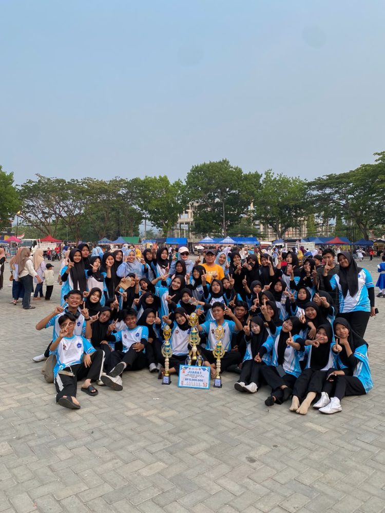 Latihan Singkat Berbuah Prestasi, SMPN 1 Katibung Juara Drumband 2026