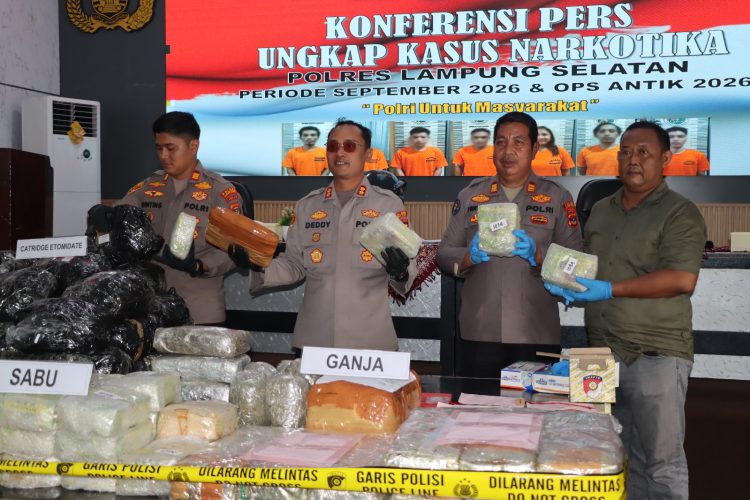 Rp300 Juta Menanti, Tiga Orang Bawa 50 Kg Sabu dari Aceh Berakhir di Bakauheni