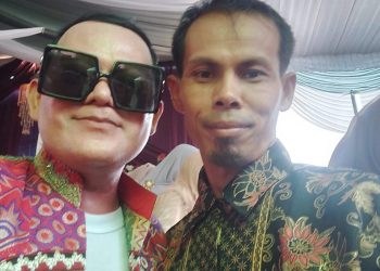 Panggung Dangdut Meriah, Momen Foto Bareng Tatang D’Koplo Jadi Kenangan Istimewa
