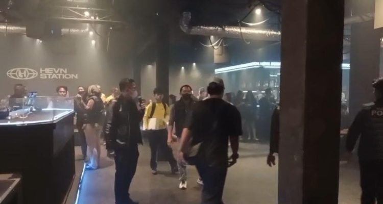 Puluhan Petugas Turun ke Kafe The Hevn, Identitas Pengunjung dan Urine Diperiksa