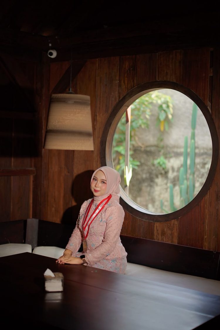 Dari Tabungan Seribu Rupiah, Seppira Azzahra Raih Gelar Sarjana Hukum dan Jadi Kebanggaan Keluarga
